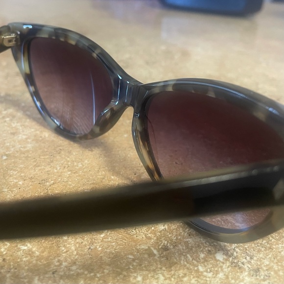 Tres Noir cat eye sunglasses. - Picture 3 of 6